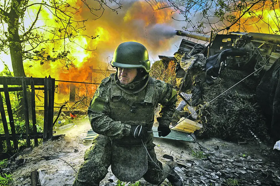 «Царица полей» работает по максимуму, уничтожая опорники и места сосредоточения резервов ВСУ.