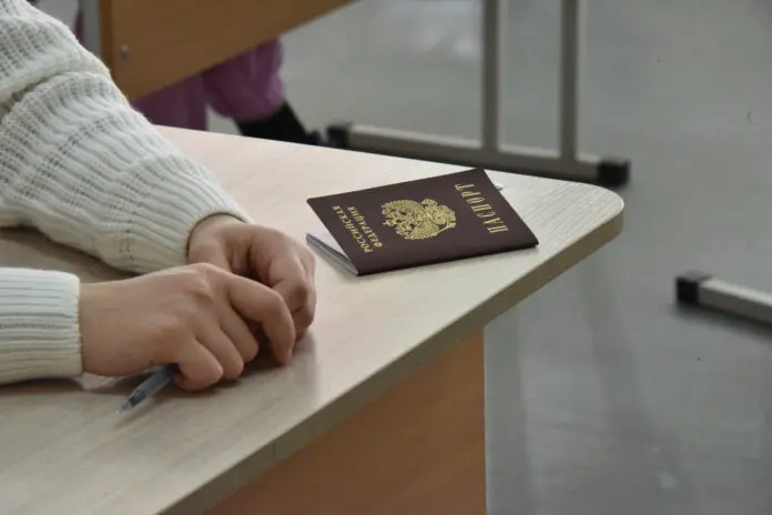 В Свердловской области 2000 учеников успешно сдали устную часть ЕГЭ по китайскому-0