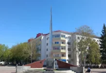 Яркие бархатцы в форме Георгиевской ленты украсили Аллею Славы в Кургане yarkie barhatczy v forme georgievskoj lenty ukrasili alleyu slavy v kurgane-ekaterinburgu-ru-174896316400-0