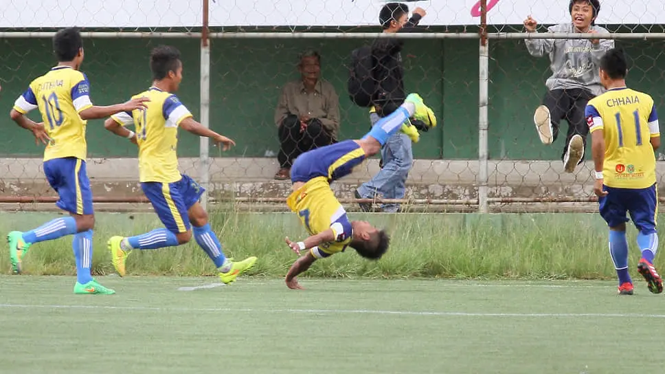 Яркие моменты спорта с Оуэном Хартом и Питером Биаксангзуала-0