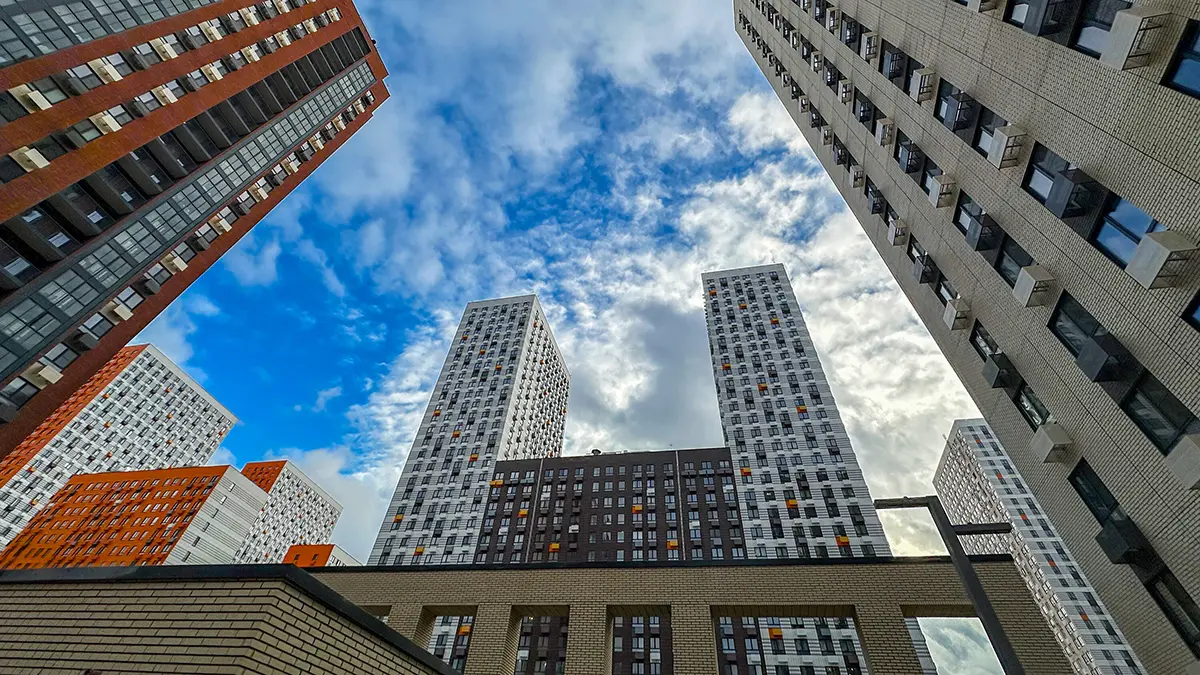 Владимир Ефимов: Более 5,5 тысячи семей переехали в новые квартиры по программе реновации в ЮАО