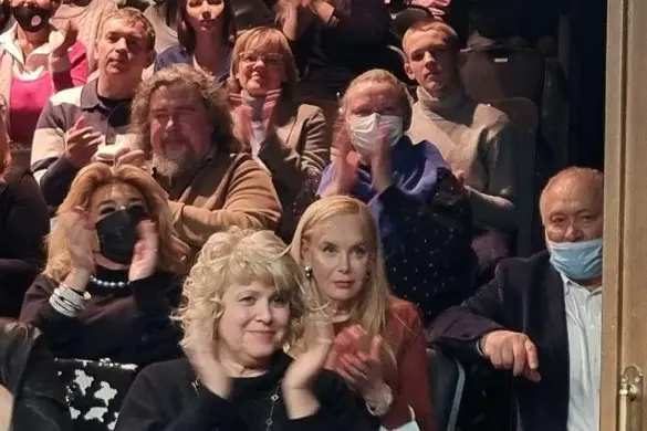 Нелли Кобзон и подруги. Фото: Дни.ру / Феликс Грозданов