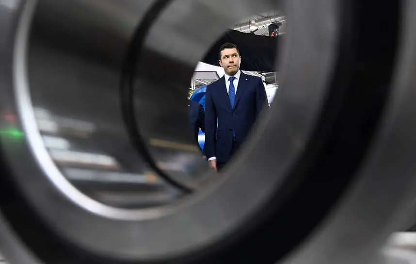 Изоляция РФ от источников промышленных комплектующих вынуждает возглавляемый Антоном Алихановым Минпромторг искать новое равновесие оставшегося предложения и спроса с поставщиков за качество