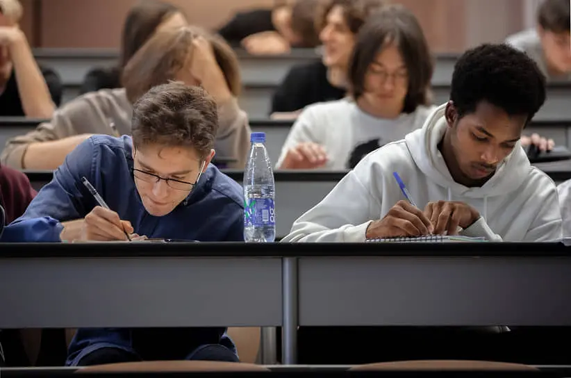 Госдума рассматривает возможность въезда детей из Таджикистана, Киргизии и Узбекистана с взрослыми-0