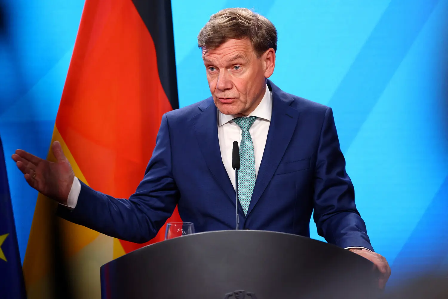 Йоханн Вадефуль и Борис Писториус предупреждают о возможной угрозе войны в Германии из-за решений по Украине-0