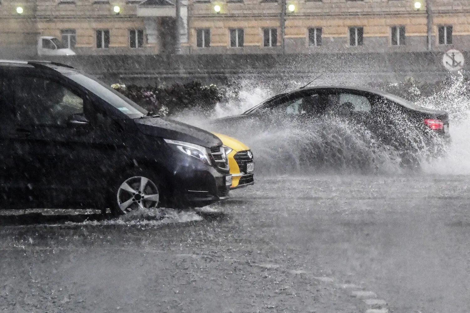 Москву ждут рекордные ливни, а Краснодарский край восстанавливается после стихии-0
