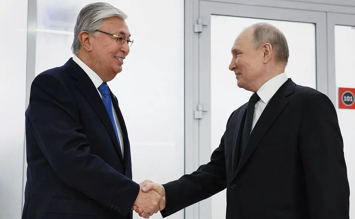 Касым-Жомарт Токаев и Владимир Путин (Сергей Бобылев / ТАСС)