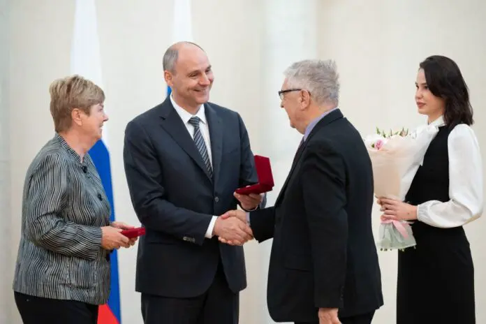 Признание уральских ветеранов потрясло Свердловскую область по мнению Дениса Паслера и Людмилы Бабушкиной-0