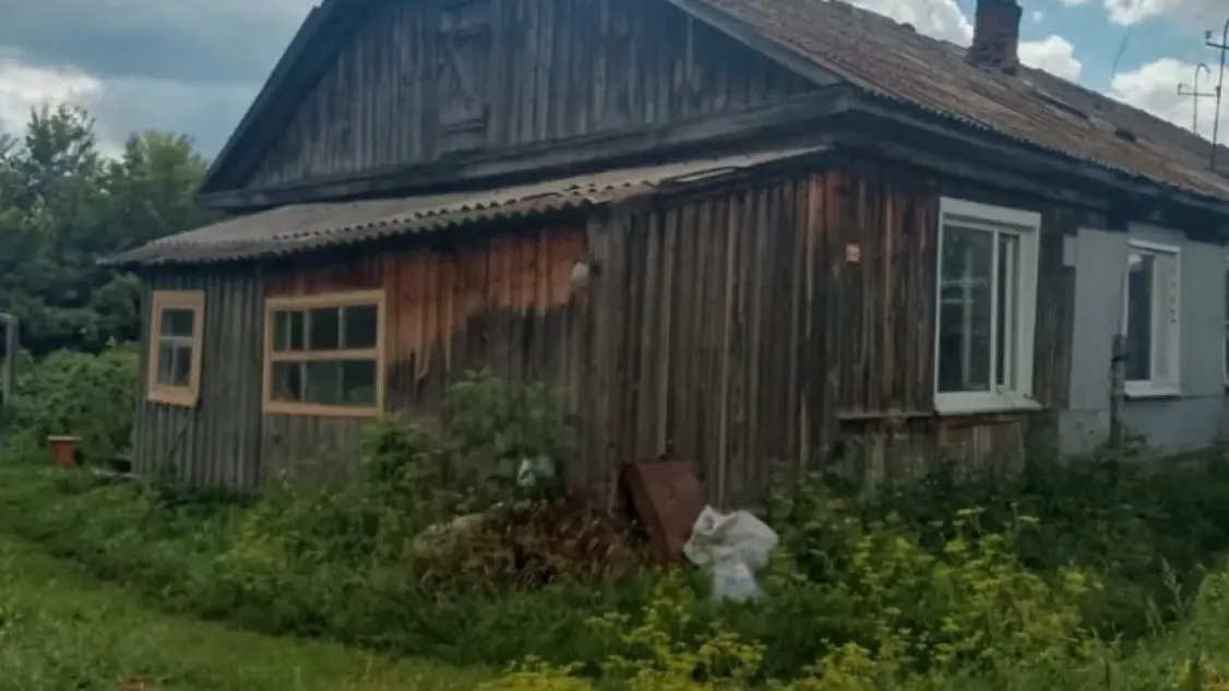 Фермер на Алтае посадил женщину на цепь, чтобы заставить ее мужчину работать