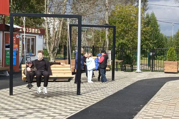 В Тарасково создана современная центральная площадь по нацпроекту Алексей Рубцов-0