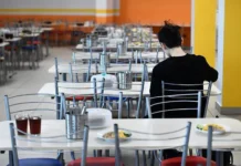 Ярослав Нилов в Госдуме инициирует бесплатное горячее питание для старшеклассников yaroslav nilov v gosdume inicziiruet besplatnoe goryachee pitanie dlya starsheklassnikov-ekaterinburgu-ru-0