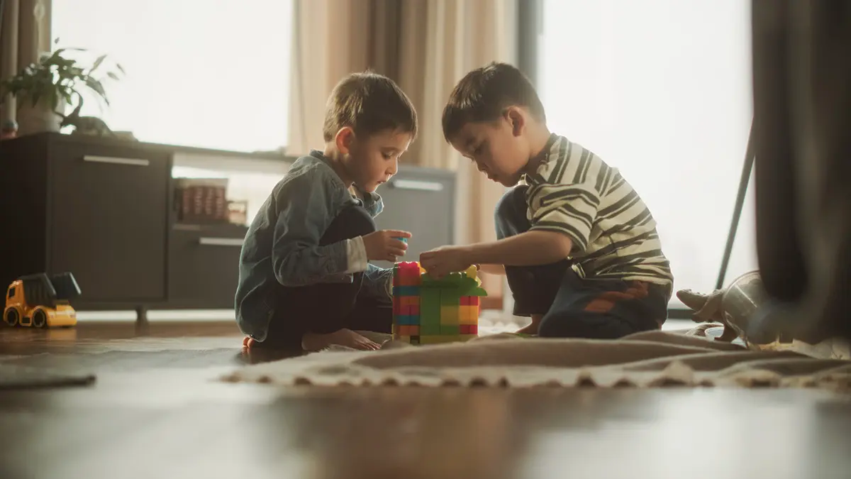 Детский анпакинг: что это такое, почему популярно и как влияет на детей