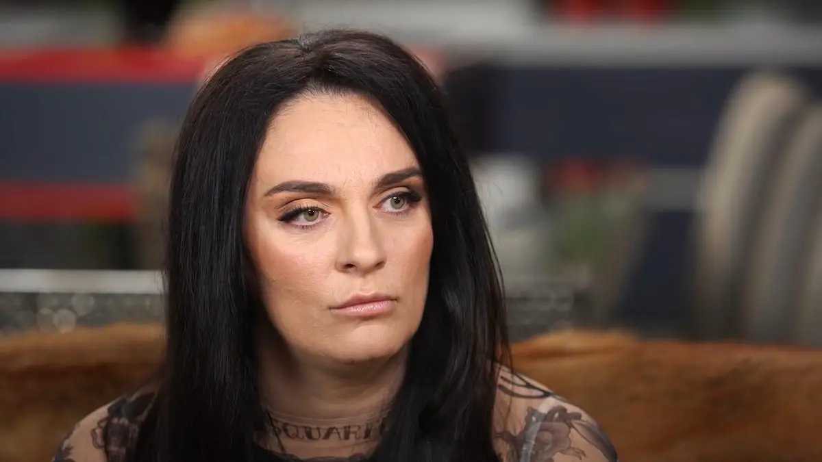 Mash: Ваенга может потерять голос во время гастролей после операций на горло