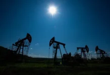 ЕС наносит новый удар, фон дер Ляйен требует отказа от российской нефти и газа es nanosit novyj udar fon der lyajen trebuet otkaza ot rossijskoj nefti i gaza-ekaterinburgu-ru-0