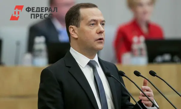 Медведев заявил Зеленскому о бессилии убежищ перед оружием России-0