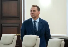 radoslav sikorskij rassuzhdaet o sudbe ukrainy i sczenarii 1918 goda-ekaterinburgu-ru-0