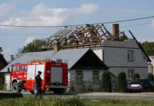 raketa 1207 s 16 porazila dom v polshe na eto reagiruyut moskva minoborony rossii i donald tusk-ekaterinburgu-ru-0