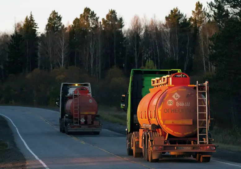 Рост котировок на Петербургской бирже связан с оптимизацией производства НПЗ и оценкой Алексея Сазанова-0