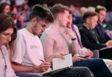 В Екатеринбурге прошел кадровый форум, открывающий новые возможности для молодежи и креативных индустрий v ekaterinburge proshel kadrovyj forum otkryvayushhij novye vozmozhnosti dlya molodezhi i kreativnyh industrij-ekaterinburgu-ru-0