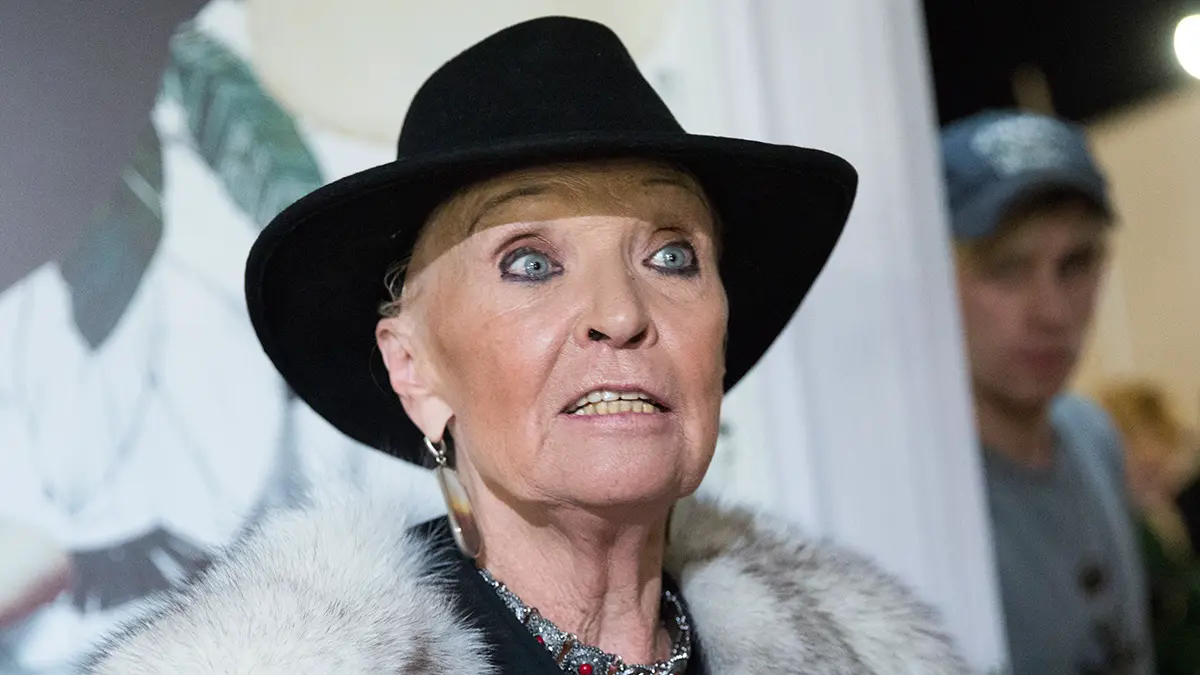 «Напала и покусала медсестру»: внучка Светличной ответила на слухи о ее бабушке