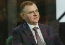 yurij slyusar i partii podvodyat itogi protivostoyaniya na vyborah glavy rostovskoj oblasti-ekaterinburgu-ru-0