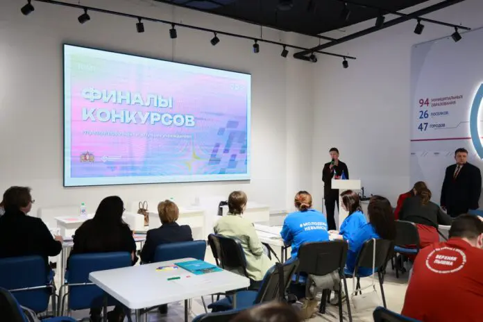 Денис Протасов и Денис Паслер отметили лучших в молодежной политике Свердловской области-0