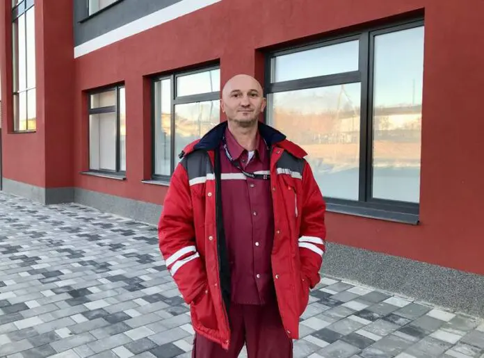 Игорь Степаненко из Артемовской ЦРБ помог пассажирке самолета преодолеть паническую атаку-0