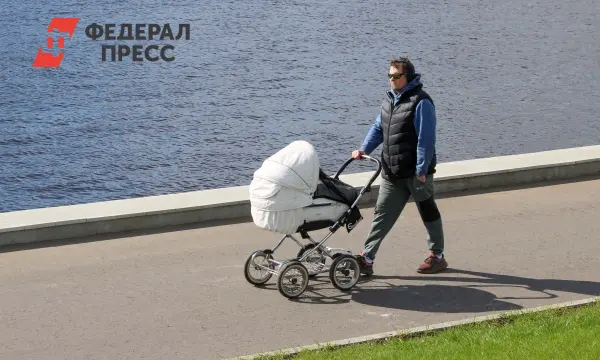 Иркутские отцы активнее оформляют декретный отпуск благодаря СФР!-0