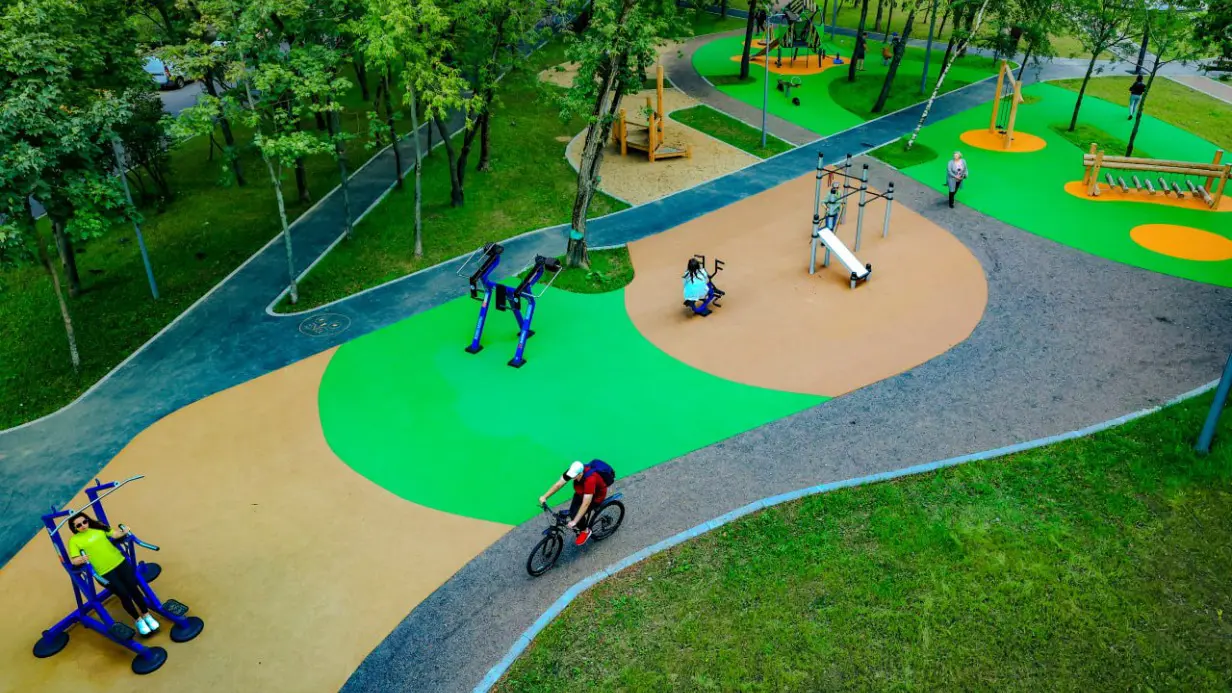 Территорию перед храмом Александра Невского благоустроили