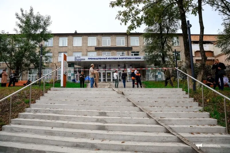 Занятия в Энергетическом колледже Владивостока перенесли после обрушения Евгений Кулешов, ИА PrimaMedia