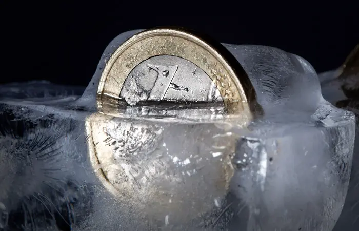 Доходы Euroclear от замороженных российских активов за 9 месяцев упали на 25%