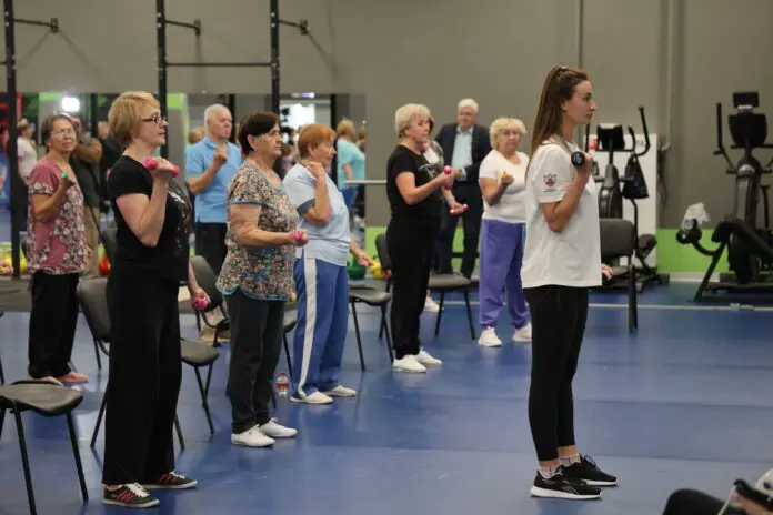 В Каменске-Уральском 300 горожан занимаются активным долголетием-0