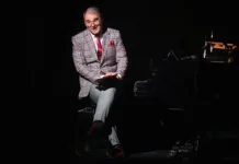 Владимир Путин присвоил Жигалкину звание за вклад в успех «Папиных дочек» и «Ворониных» vladimir putin prisvoil zhigalkinu zvanie za vklad v uspeh papinyh dochek i voroninyh-ekaterinburgu-ru-0