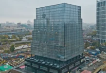 Анатолий Гарбузов представил новый офисный центр в Хорошево-Мневниках с зенитными фонарями anatolij garbuzov predstavil novyj ofisnyj czentr v horoshevomnevnikah s zenitnymi fonaryami-ekaterinburgu-ru-0