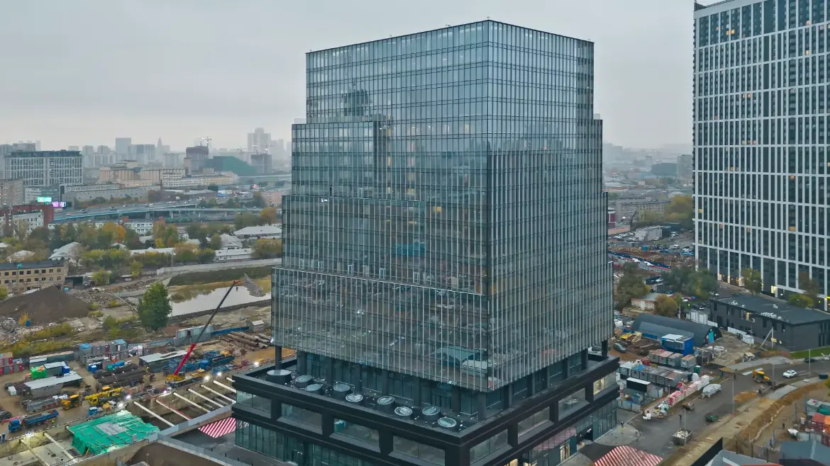 Анатолий Гарбузов: Новый офисный центр в Хорошево-Мневниках, возведенный по городской программе МПТ, оборудован зенитными фонарями