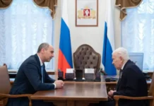 denis pasler i nikolaj karpol obsuzhdayut yubilej uralochki i volejbol v regione-ekaterinburgu-ru-0