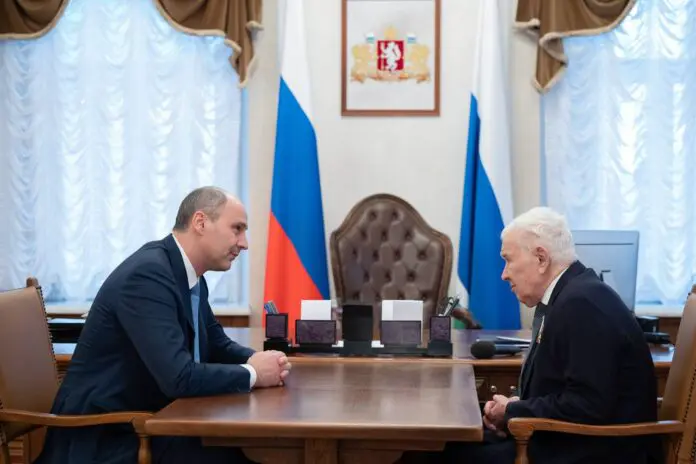 Денис Паслер и Николай Карполь обсуждают юбилей «Уралочки» и волейбол в регионе-0