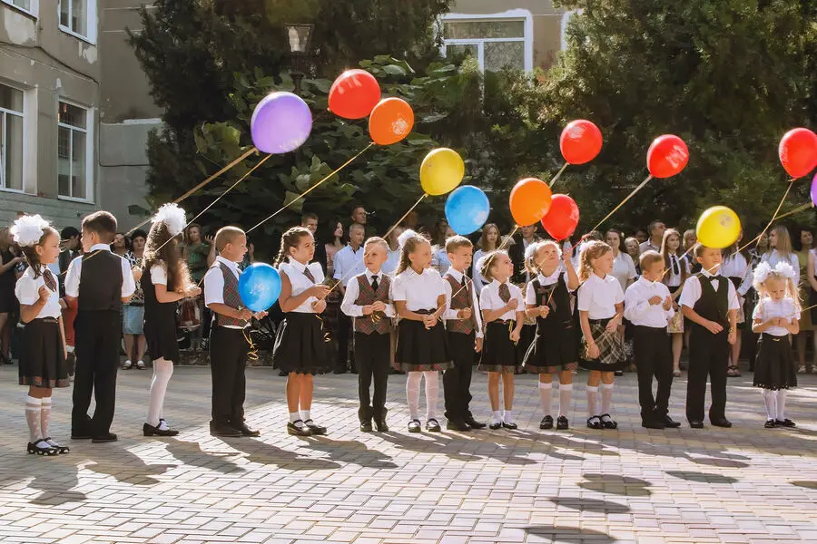 Девочка из Латвии успешно сдает тест для поступления в московскую школу-0