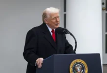 Джей Ди Вэнс восхищён здоровьем Дональда Трампа при общении в Truth Social dzhej di vens voshishhyon zdorovem donalda trampa pri obshhenii v -ekaterinburgu-ru-0