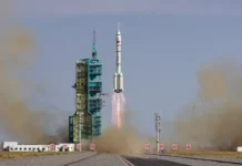 Экипаж миссии «Шэньчжоу-20» и «Тяньгун» продлевает работу для безопасности ekipazh missii shenchzhou20 i tyangun prodlevaet rabotu dlya bezopasnosti-ekaterinburgu-ru-0