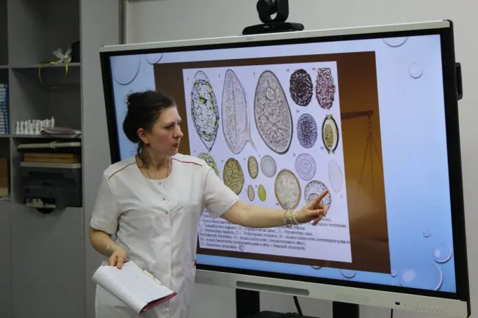 Елена Балашова провела интерактивный урок гигиены в школе №9-0