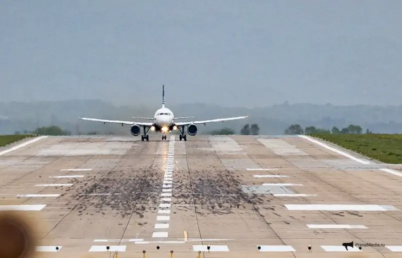 Самолёт в аэропорту Владивостока Илья Аверьянов, ИА PrimaMedia