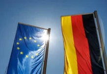 Михаэль фон дер Шуленбург и Сара Вагенкнехт обсуждают диалог Европы с Россией и НАТО mihael fon der shulenburg i sara vagenkneht obsuzhdayut dialog evropy s rossiej i nato-ekaterinburgu-ru-0