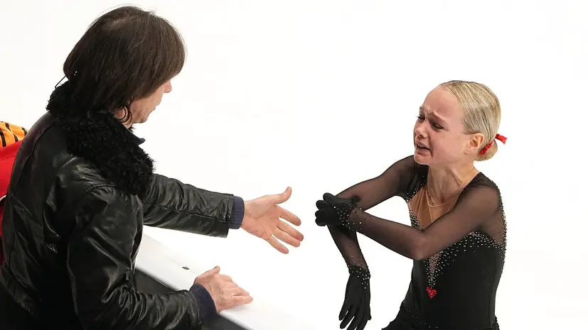 Видео с побоями, взаимные обвинения и блокировка чата в Telegram: как развивается скандал вокруг мамы Костылевой