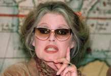 Счастливая жизнь Брижит Бардо с Бернаром д'Ормаэль на Лазурном берегу schastlivaya zhizn brizhit bardo s bernarom dormael na lazurnom beregu-ekaterinburgu-ru-0