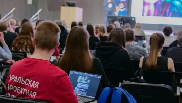 Сергей Кортов и Надежда Терлыга рассказали о старте Уральской проектной смены в УрФУ и Сириус-0