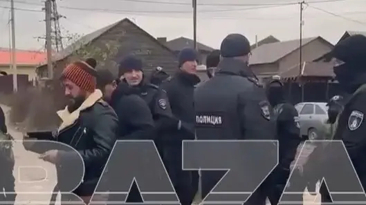 Baza: Силовики провели масштабный рейд в цыганском поселке под Тулой