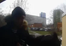 В Екатеринбурге полиция и свидетели спасли ребенка от нападения отца v ekaterinburge policziya i svideteli spasli rebenka ot napadeniya otcza-ekaterinburgu-ru-0