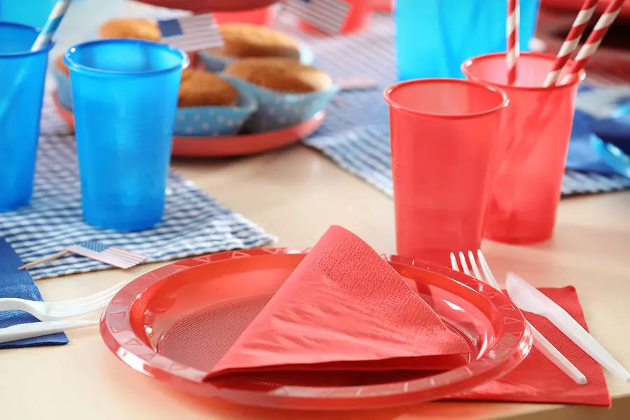 В Пражском университете изучили безопасность бамбуковой и меламиновой посуды-0