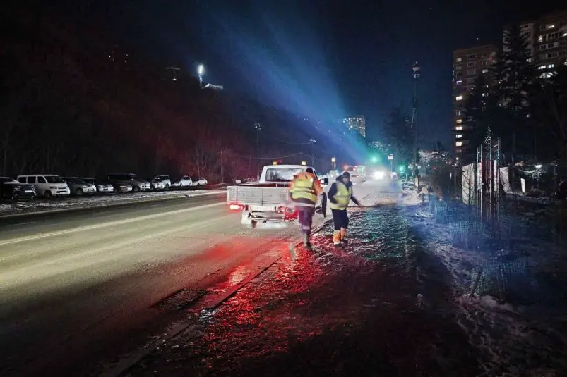 Дорожные службы нанесли противогололёдные реагенты во Владивостоке пресс-служба администрации города